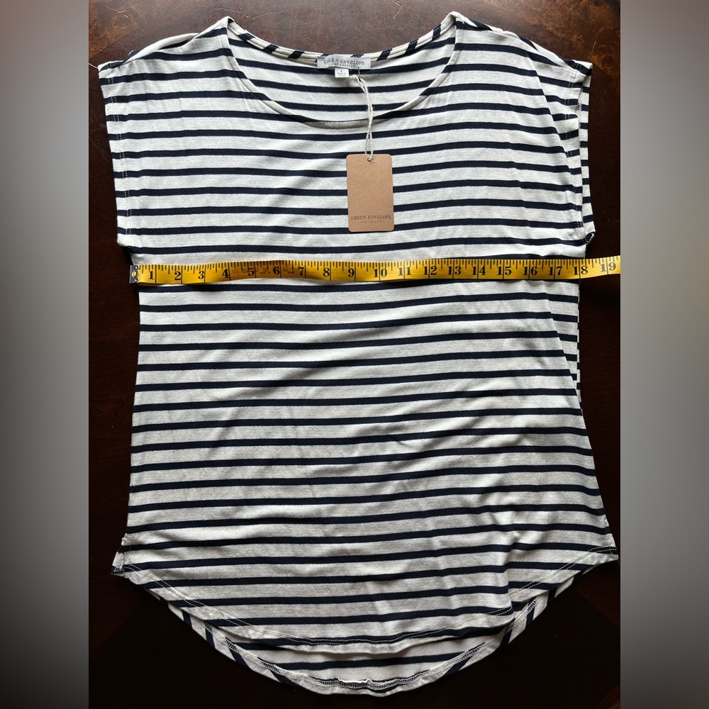 Women’s striped top. Size Large. White/Navy Blue. Green Envelope Los Angeles - Picture 2 of 5